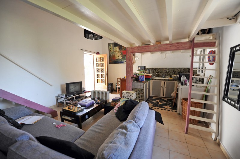 For sale in Luberon, village house with garden, garage and outbuildings