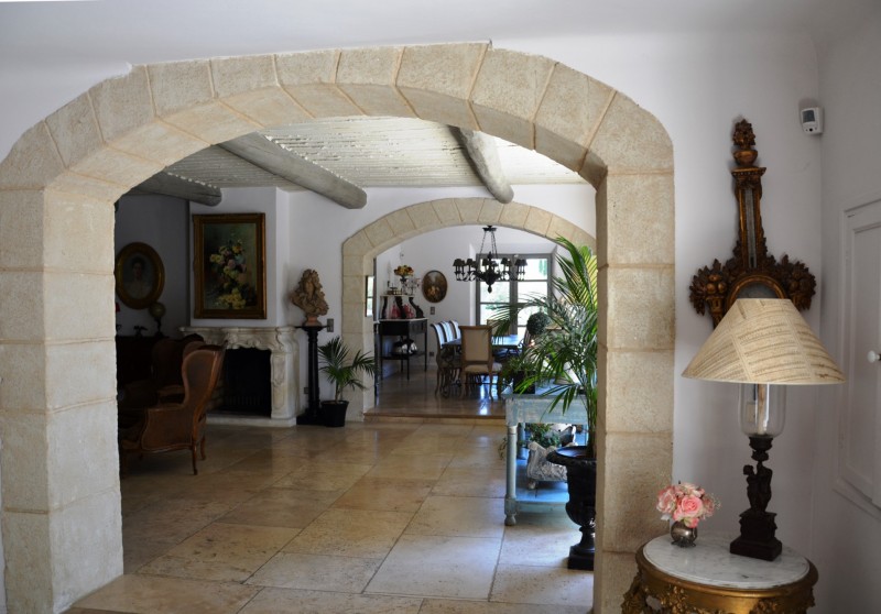Renovated farmhouse for sale in Luberon