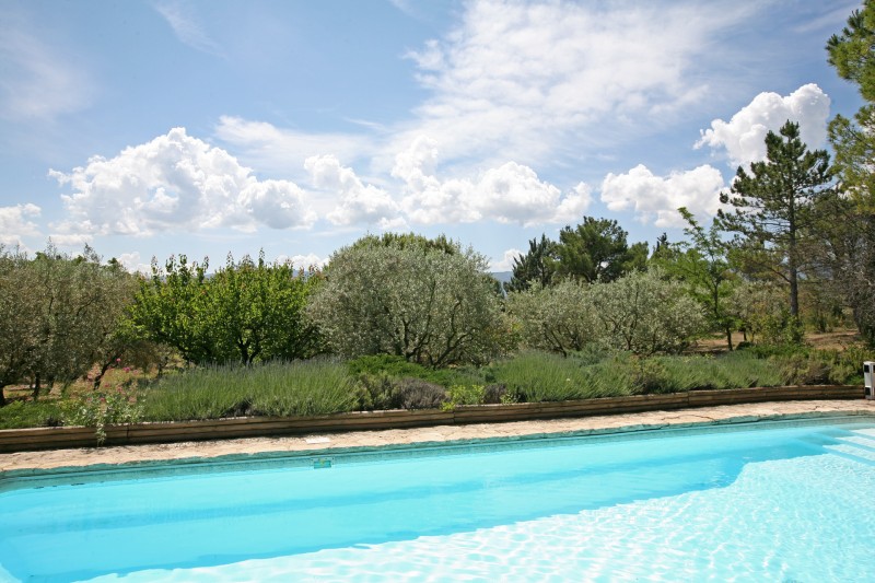 Vente A Gordes,  agréable propriété en pierres, avec piscine et vues superbes sur Ménerbes et le Luberon