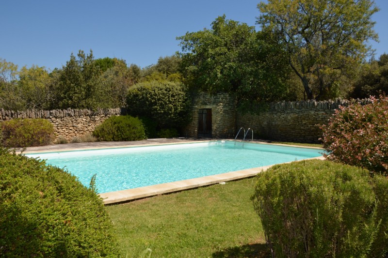 For sale in Gordes, superb XVIIIth century restored farmhouse on more than 2900 sqm