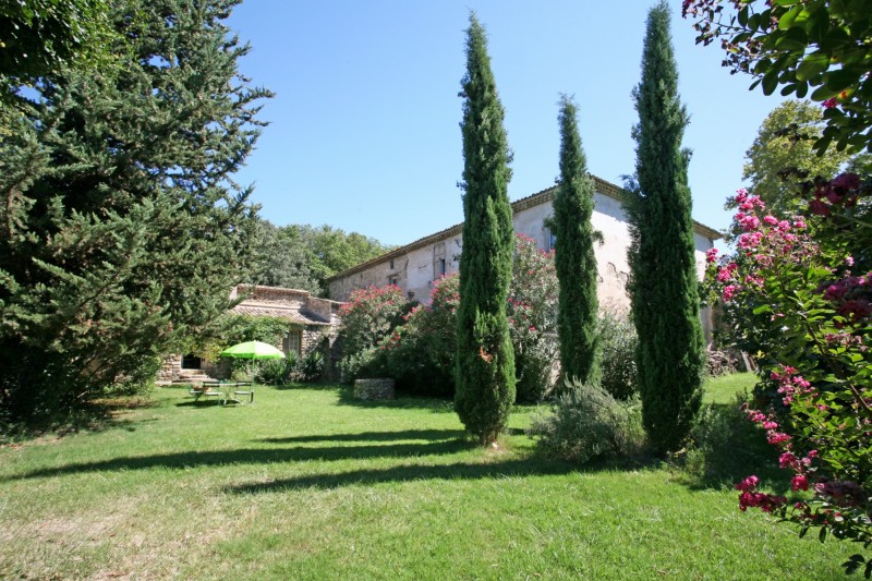 Maison bourgeoise avec gîtes et piscine à vendre en Provence