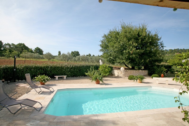 Belle maison avec piscine à vendre par l'agence ROSIER dans le Luberon