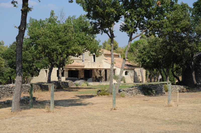 Maison en pierres avec vue sur le Luberon à vendre en Luberon