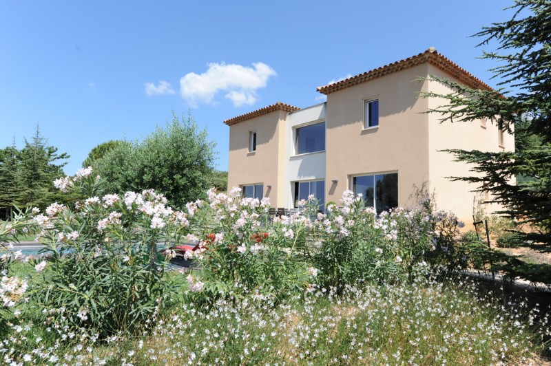 Maison contemporaine à vendre dans le Luberon en Provence