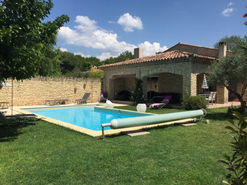Maison de hameau avec piscine à vendre dans le Luberon