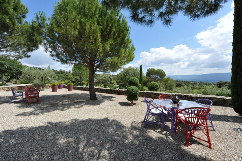Belle propriété avec vue à vendre en Provence par ROSIER
