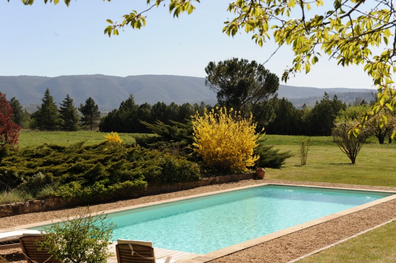 Maison avec piscine et vue à vendre dans le Luberon 