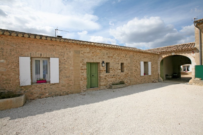 In the Luberon, for sale, 2 houses including a fully renovated farmhouse