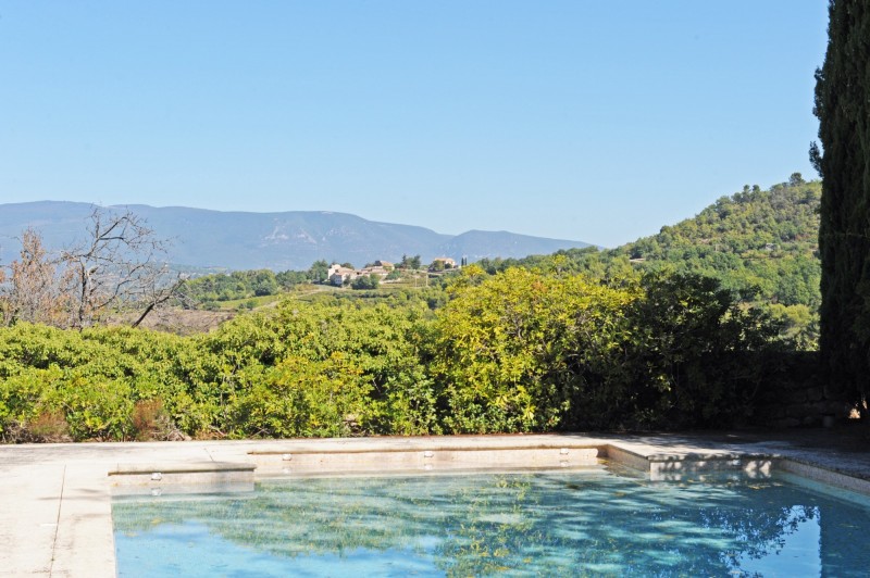 For sale, Luberon, elegant agricultural family property from the eighteenth century