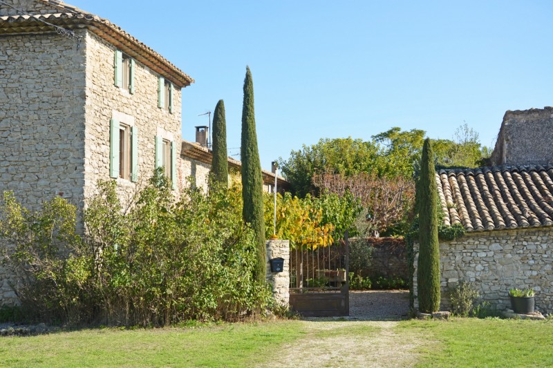 Propriété à vendre avec cours intérieure en Provence