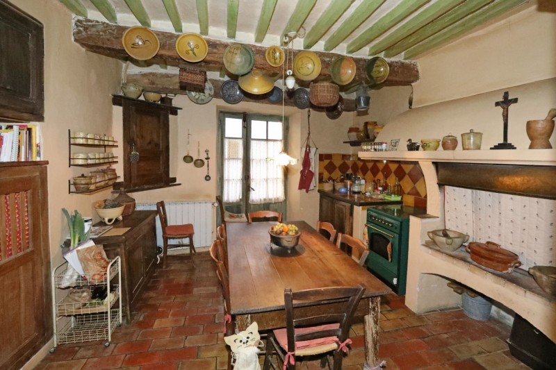 Vente Maison avec restaurant en vente dans un très beau village du Luberon