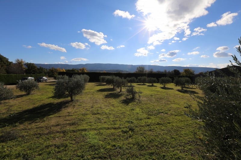 Terrain constructible avec vue à vendre en Provence