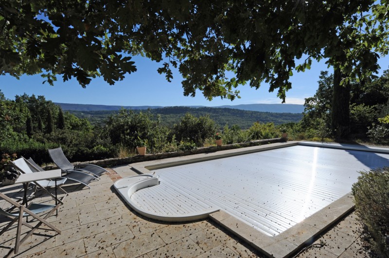 Bastide avec piscine et vue à vendre en Provence