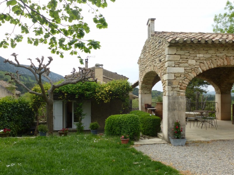 Maison de hameau avec jardin en Luberon