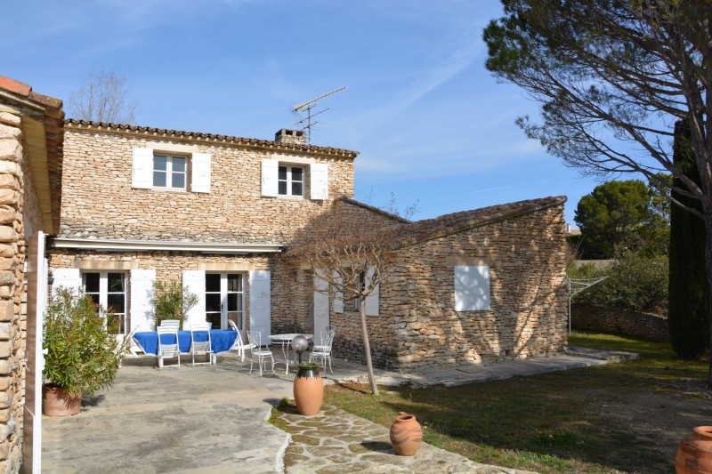 Stone property for sale in Gordes 