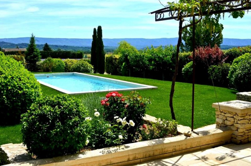 Hameau privé avec maisons et piscines à vendre en Provence