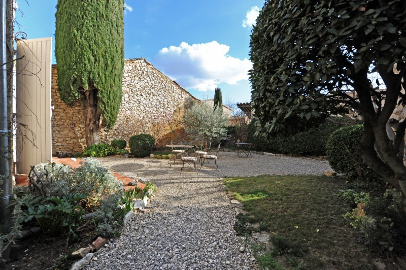 Maison de hameau avec jardin en Luberon