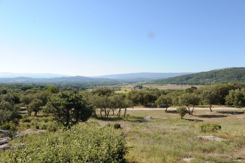 For sale in the heart of the Luberon, contemporary house near the village