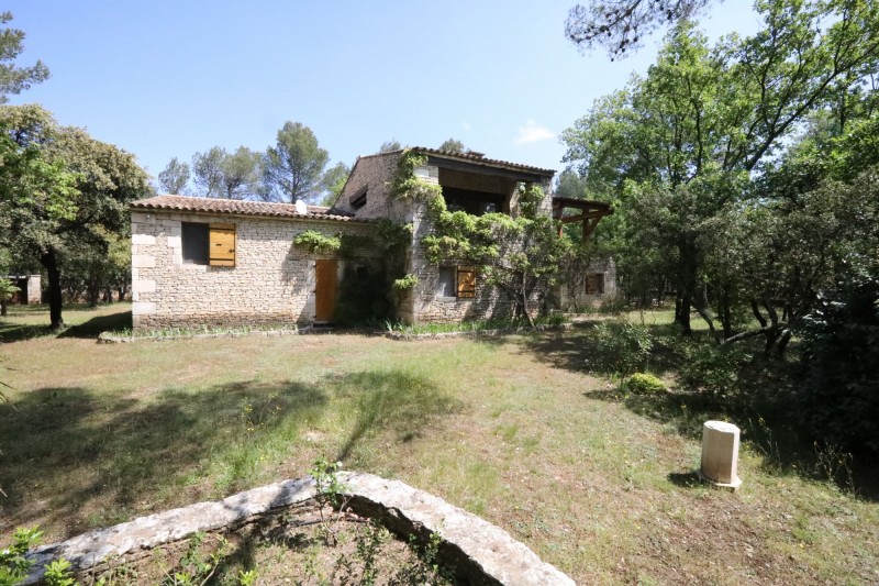 Close to Ménerbes, Roussillon and Gordes, property to sale 