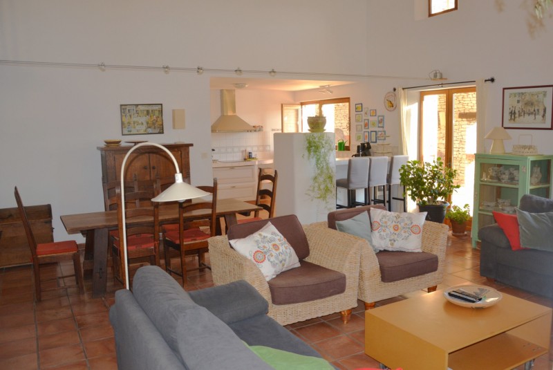 In the heart of the Golden Triangle, stone house with views of the Luberon, for sale 