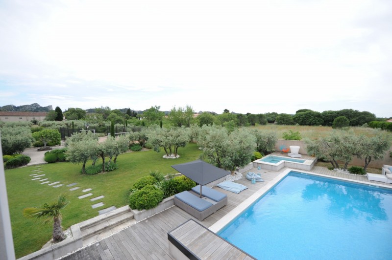 Maison contemporaine avec piscine en Provence