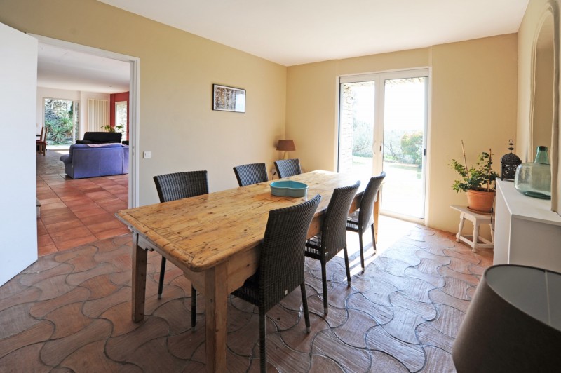 Vente A vendre à Gordes, propriété avec 6 chambres et vue imprenable entre Luberon et Alpilles