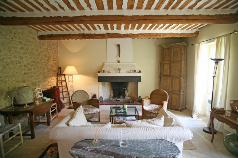 Charming hamlet house with garden and pool, for sale in Gordes 