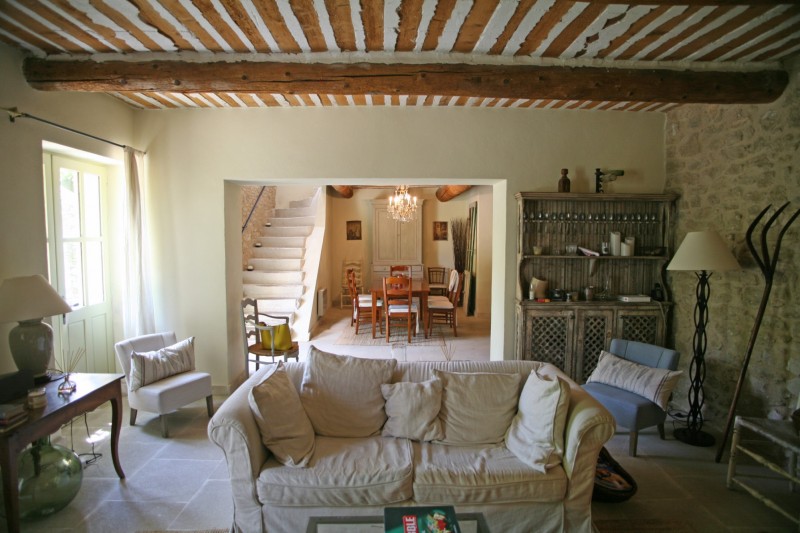 Charming hamlet house with garden and pool, for sale in Gordes 