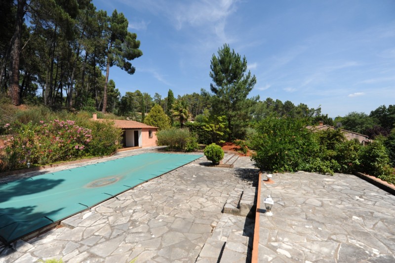 Maison avec piscine à Roussillon