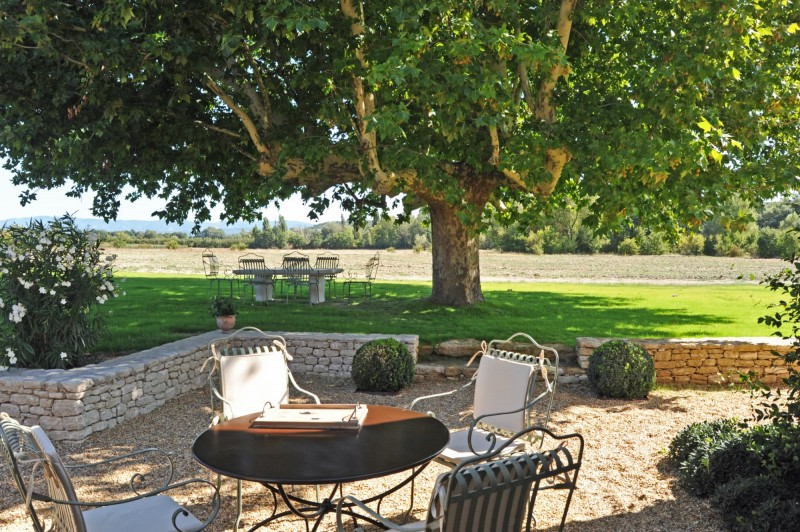 Vente A vendre, proche de Roussillon, mas en pierre restauré avec piscine et pool-house  sur 2,7 hectares