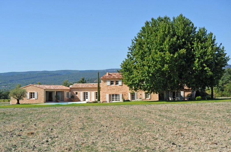 Maison restaurée avec piscine au cœur de la Provence