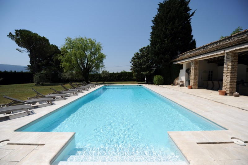 Propriété avec piscine en Provence 