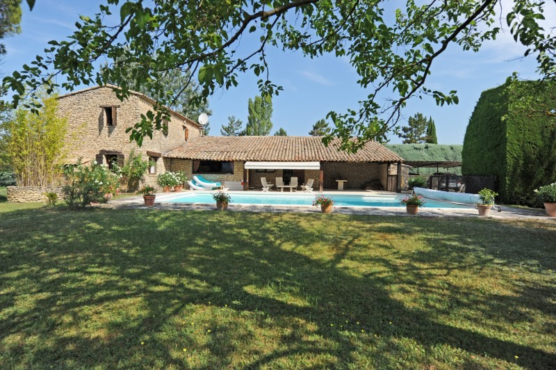 Great property in Gordes on 3 hectares