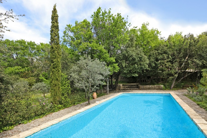 For sale in Gordes, villa with views over the Luberon and the Alpilles