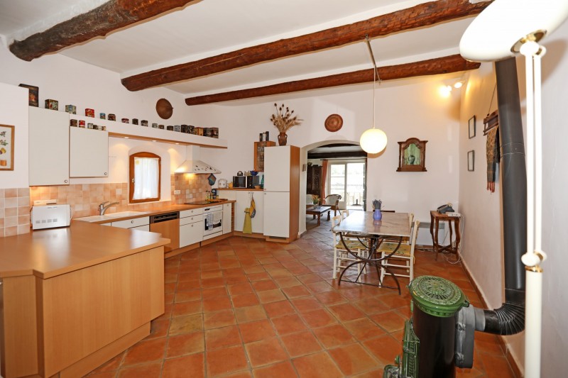 Charming hamlet house in the Luberon area