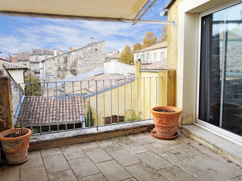Avignon hyper centre, fourplex apartement with roof-tops and pool