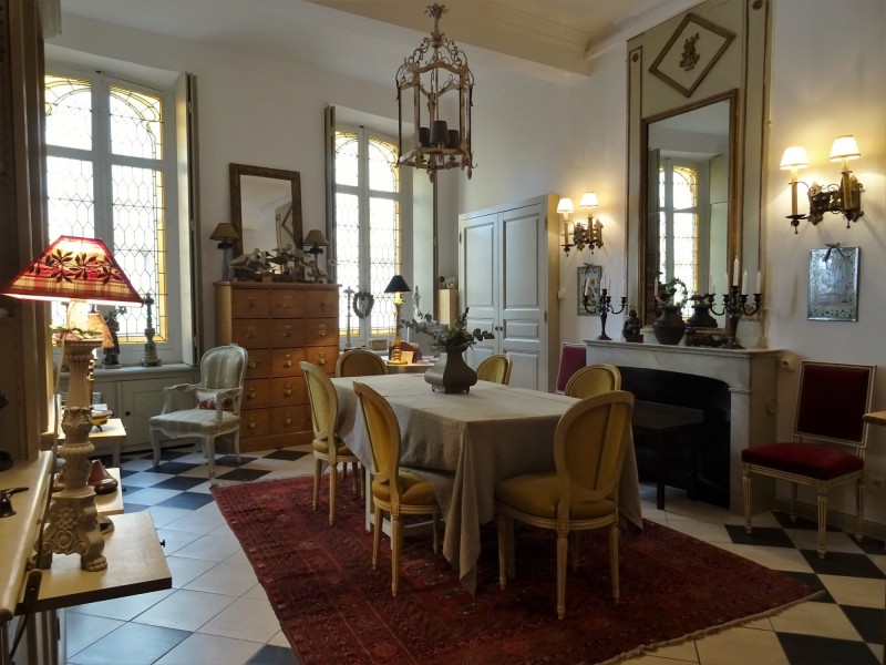 Avignon Intra Muros, high-end apartment next to the Palace of the Pope