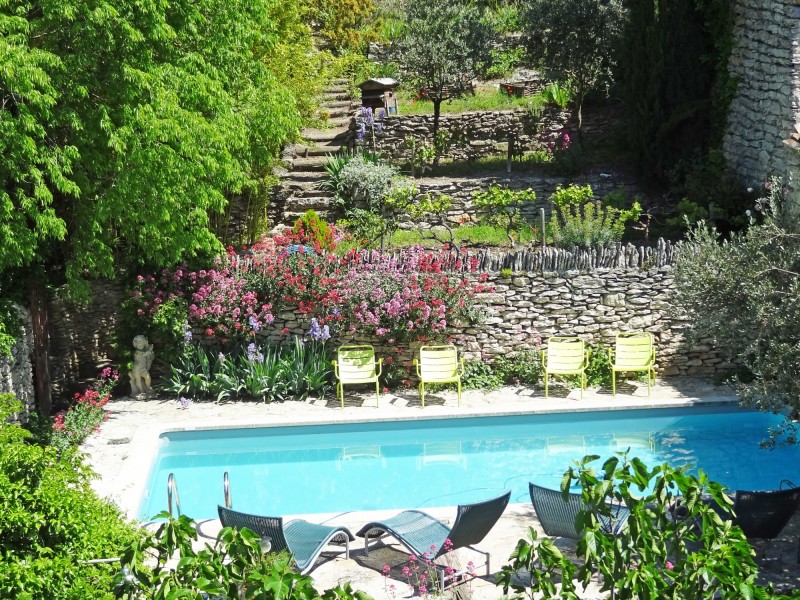 Vente Magnifique maison de village avec piscine et terrain en terrasse