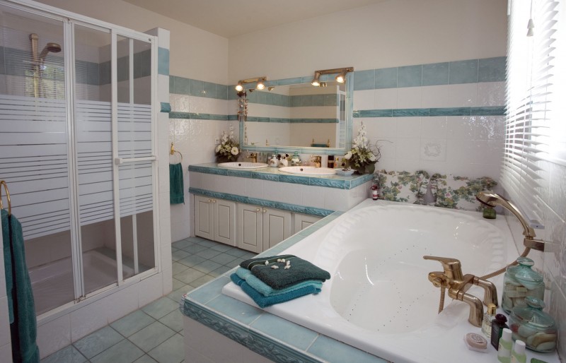 Vente A vendre,  villa de 5 chambres avec piscine sur Saint-Antoine, L’Isle-sur-la-Sorgue