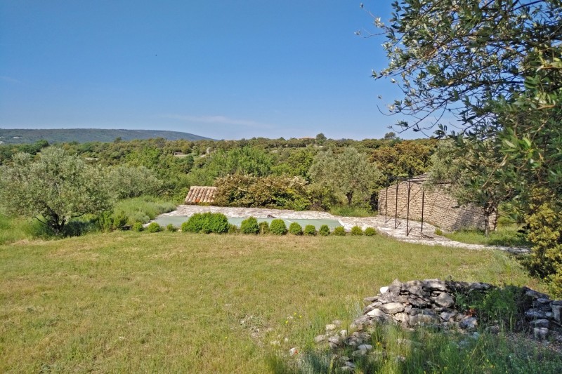 Vente Bonnieux : belle villa en pierres en position dominante sur 2 hectares
