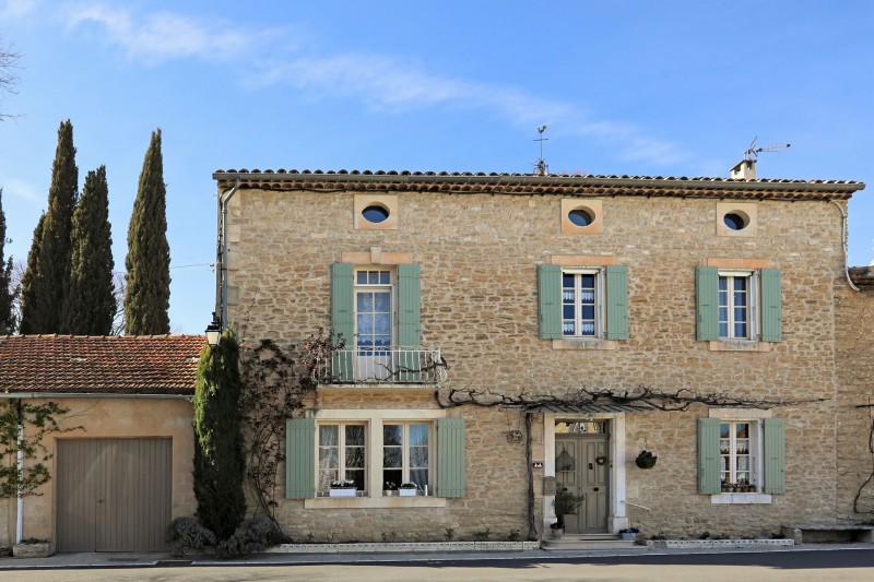 Village house in the Luberon with private courtyard