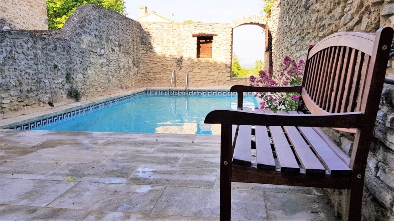 Vente Maison de village du XVIIème siècle avec piscine à Lagnes