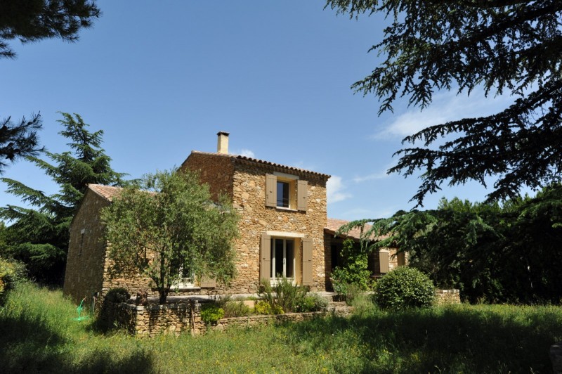 Vente villa en pierres aux portes du Luberon