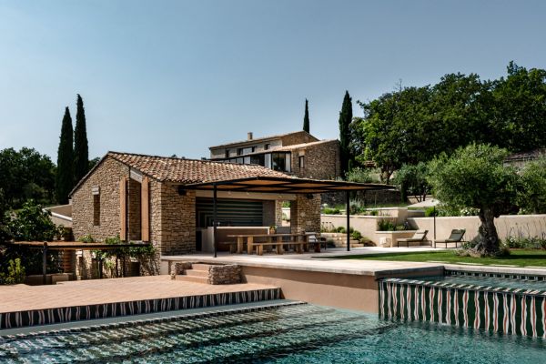 prestigious property with panoramic view of the Luberon and the valley