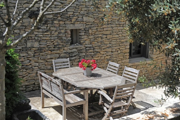 Gordes, YEARLY rental, close to the heart of the village.
