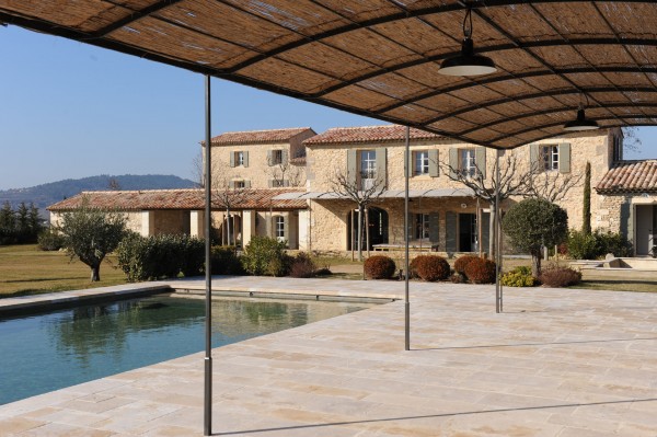 Bonnieux, exceptional property, with charm, volumes and views