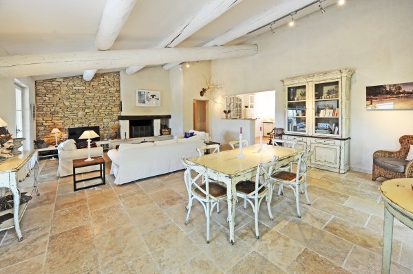 Summer rental, Luberon, Gordes, renovated stone house with swimming pool