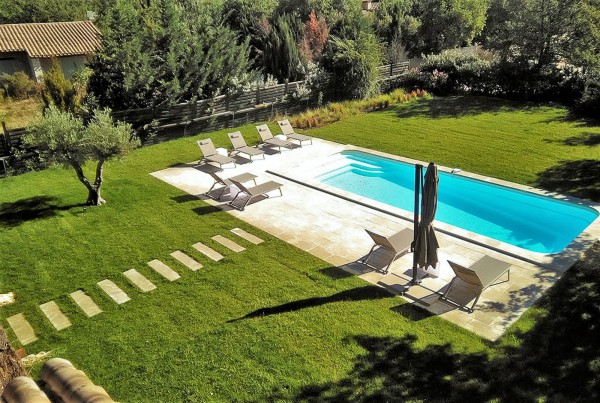 Gordes, beautiful renovated house with heated pool
