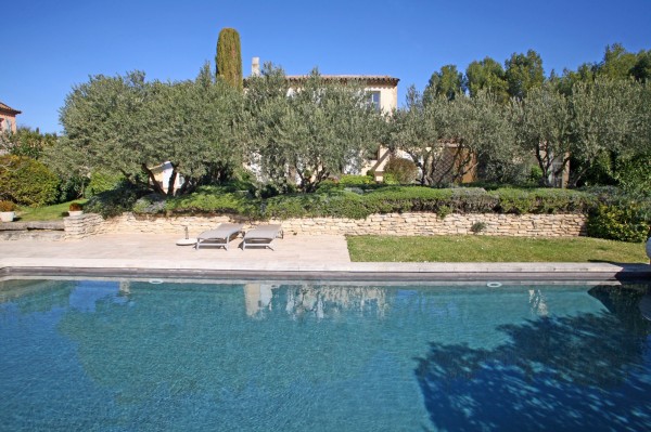 Location Cabrières d'Avignon, Provence, Maison de village à louer, avec piscine sur très beau jardin,