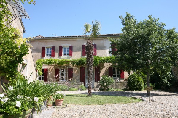 near Goult, authentic provencal mas with swimming pool